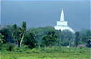 Wei�e Dagoba auf Sri Lanka